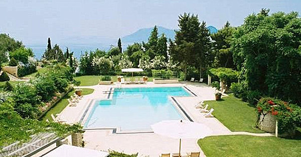 The swimming pool at Villa Sylva