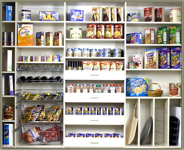 Tidy pantry layout