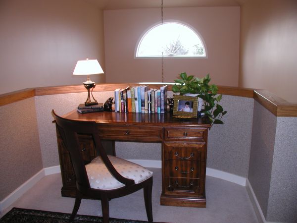 Traditional-home-work-space-for-those-cramped-for-room