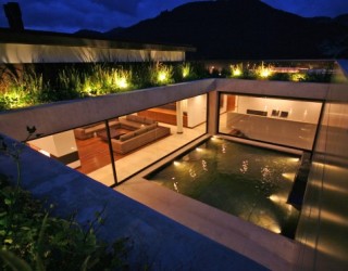 Austere but luxurious Colombian residence by the mountainside