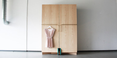 Ergonomic Walk-In Closet Opens Up Into a Stylish Mini Fitting Room ...