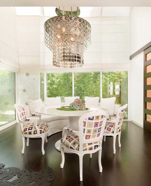 white-dining-chairs-with-bold-colorful-patterns