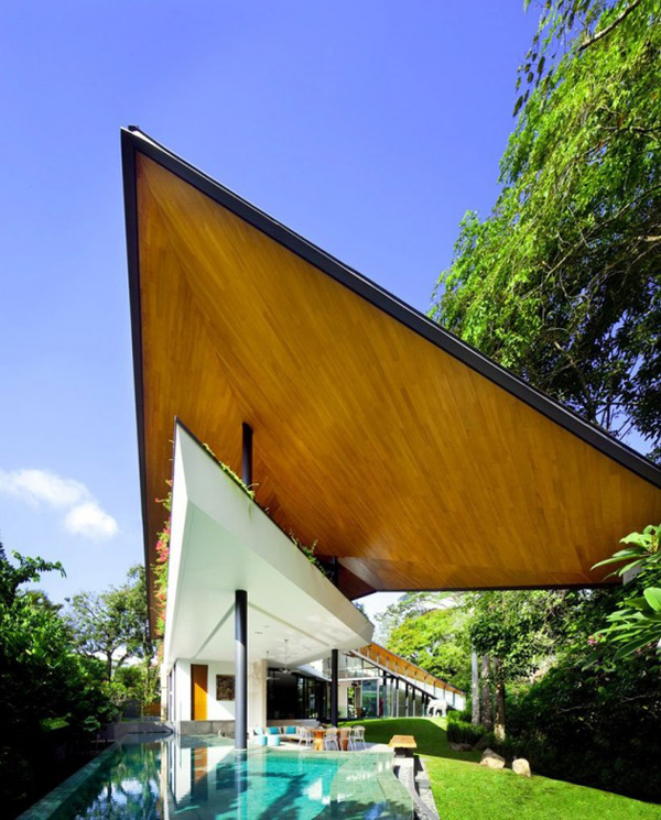 winged-house-garden-pool