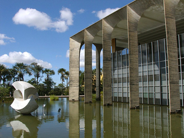 Itamaraty-Palace-by-Oscar-Niemeyer