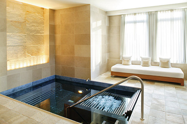 Standout Features: A Private Luxury At-Home Spa