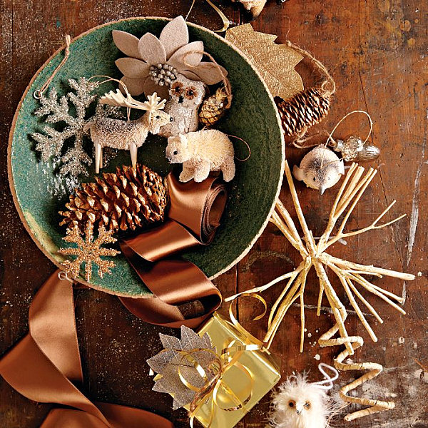 Natural wooden Christmas decor