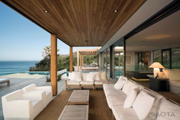 Plush-seating-and-unabated-views-of-the-ocean-at-the-residence