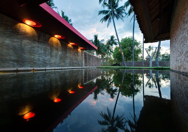 Ponds all around the Villa form a flowing visual