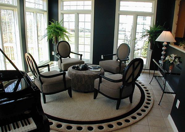 Round-rug-for-the-dining-room