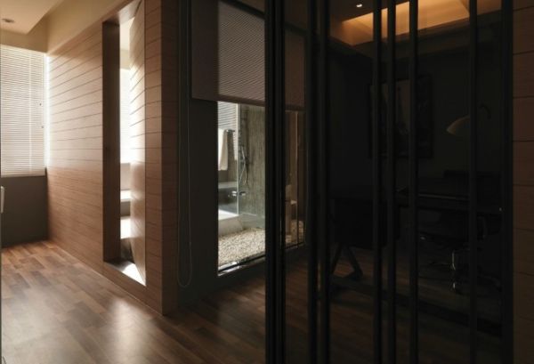 Shower room set in wood and glass