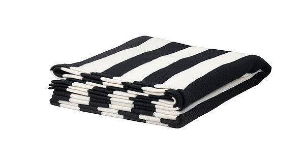 Striped-blanket-for-winter-warmth