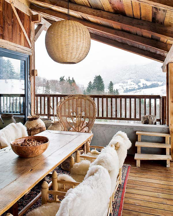 Terrace sapce that offers some majestic views of the Alps