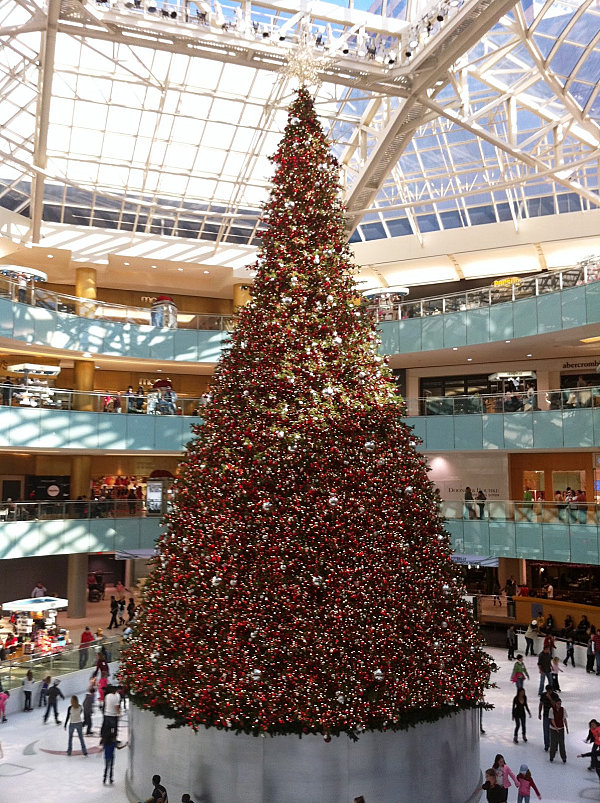The-Christmas-Tree-at-the-Dallas-Galleria