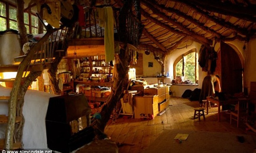 Hobbit Home - Photos & Ideas