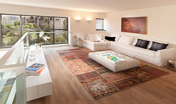 patchwork-rug-in-living-room