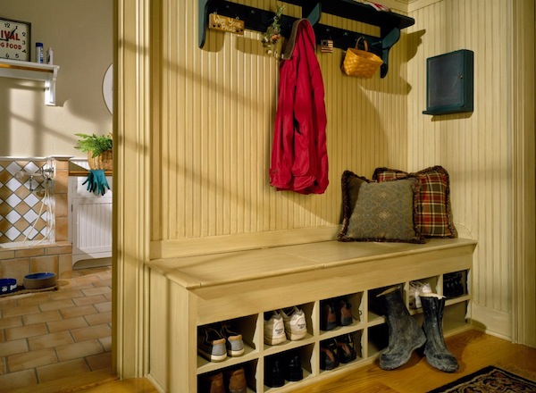 shoe storage mudroom