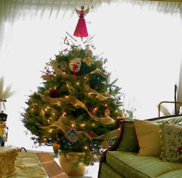 Creative Ideas for Space-Saving Christmas Trees for your Home