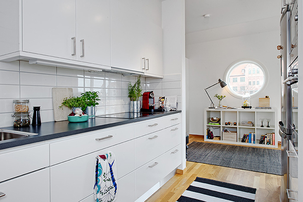 white-kitchen-cabinets