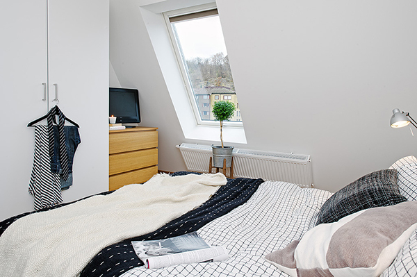 white scandinavian bedroom design