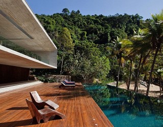 Paraty House in Rio brings indulgent dreams alive with the sea, sand and stunning views