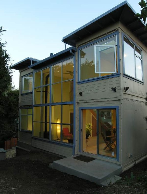 California container home looks just like a traditional structure