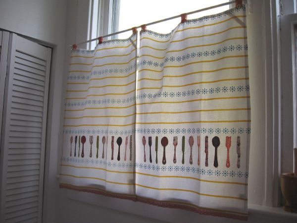 DIY kitchen curtains