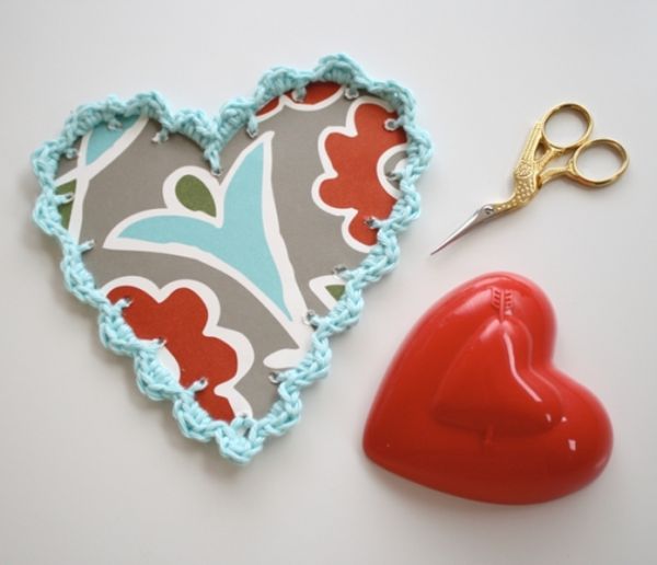 Exquisite DIY Crochet Valentines require a bit of skill