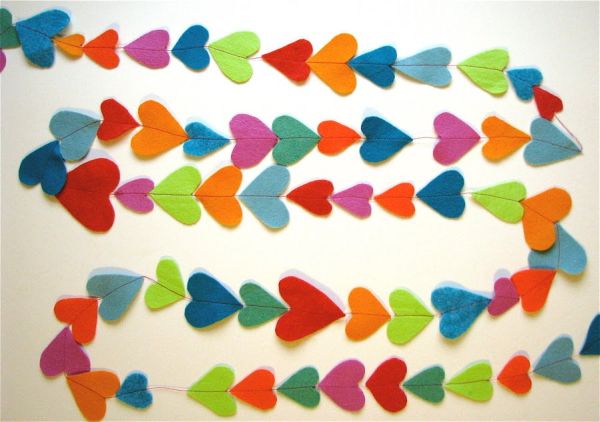 Flowing heart garland in different colors