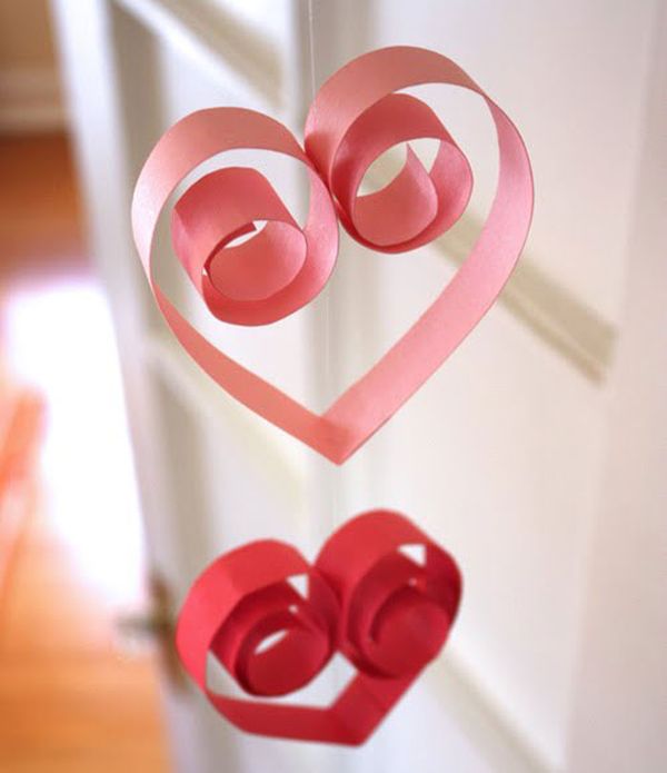 Hollow and artistic heart garland is easy to craft