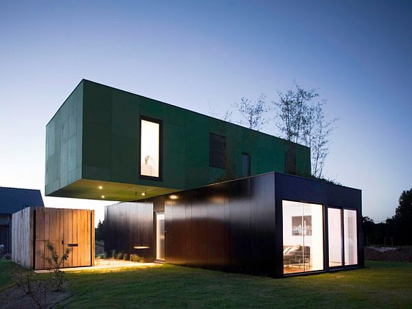 Striking form and aesthetic exterior of CrossBox Container Home