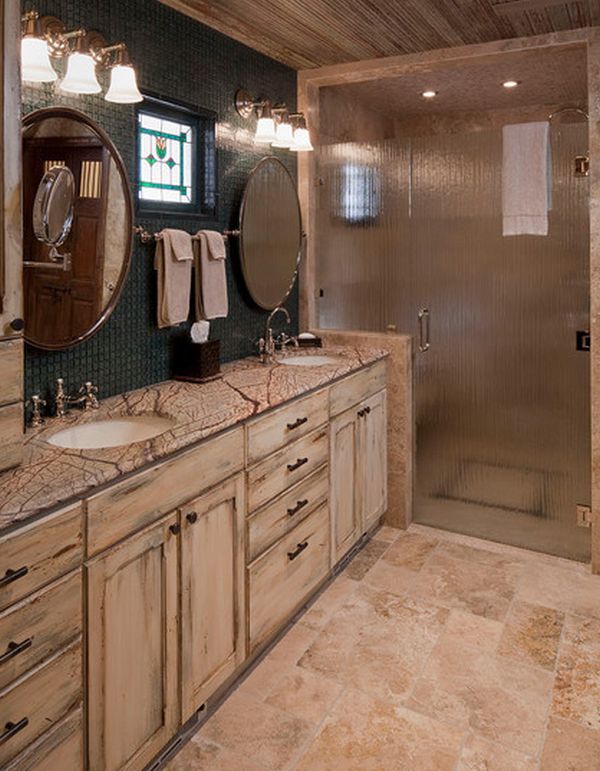 Traditional bath with lovely translucent glass shower door