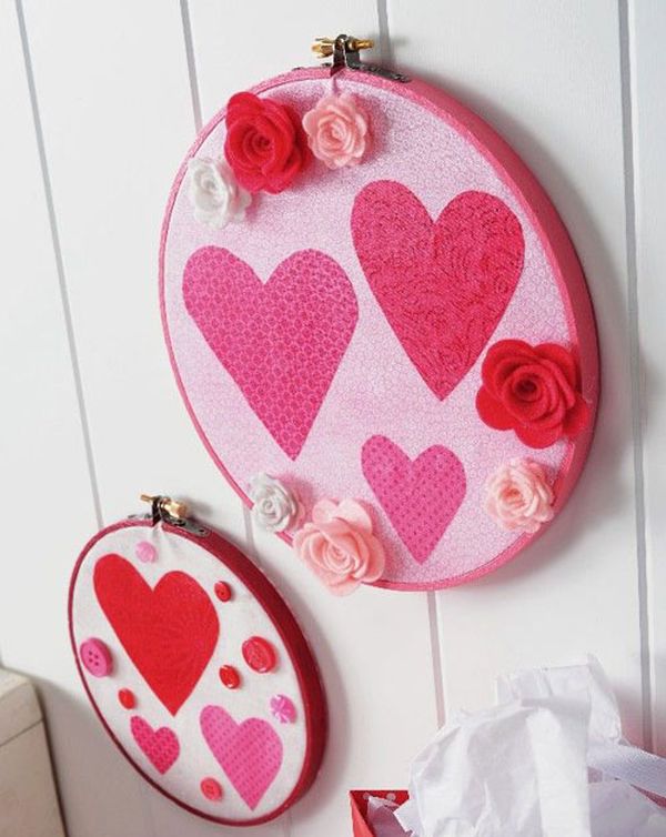 Valentine’s Day embroidery wall hanging with heart motiff