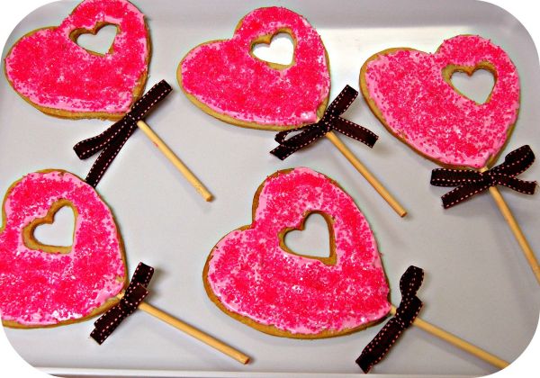 Valentine Lollipop Cookies in Red promise some sweet memories