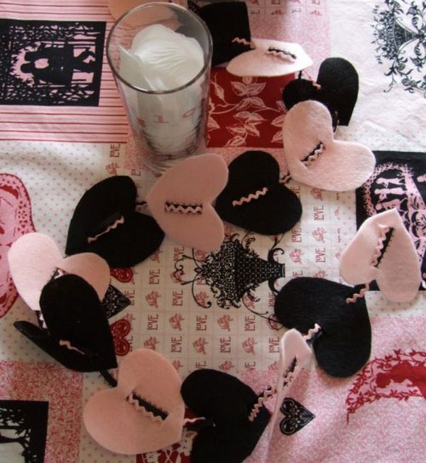 Valentine's Day table decoration matches the linen used