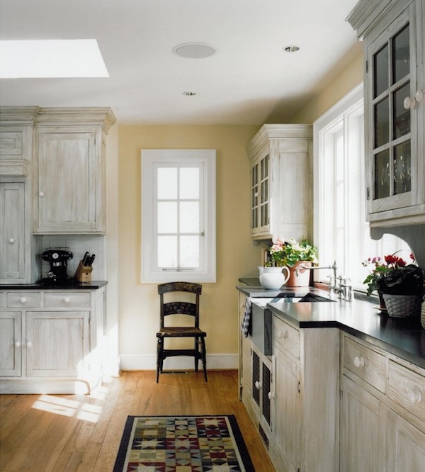 white washed subtle kitchen