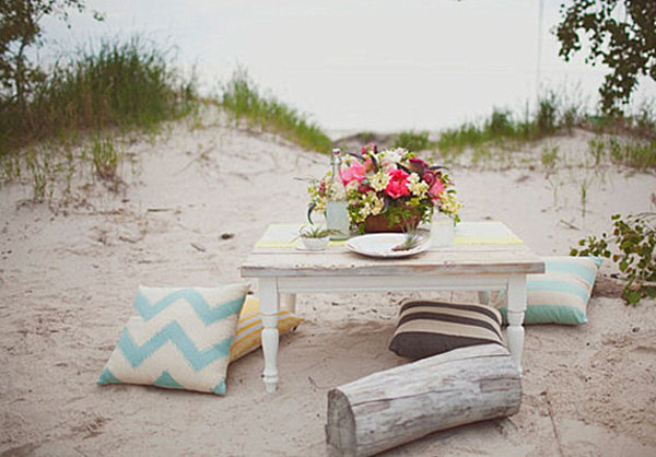 Beachy wedding table