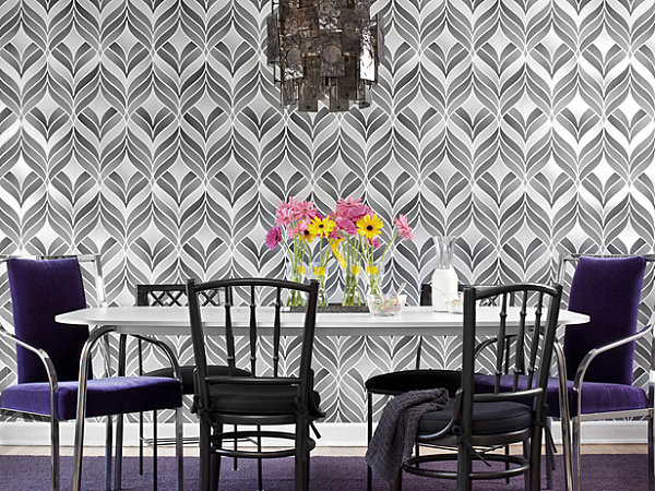 Bold dining room wallpaper