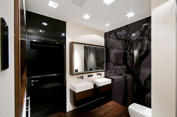 Glass wall in the bathroom