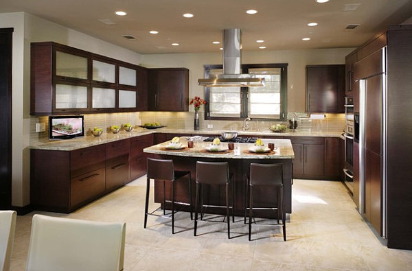 Light porcelain tile brightens a kitchen