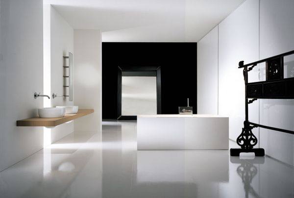 Ultra minimalistic bathroom in neutral tones