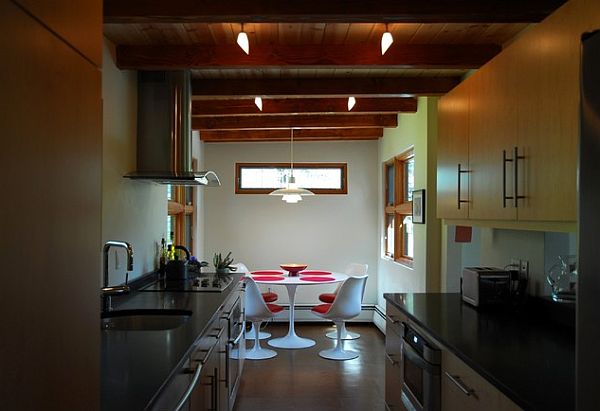 White laminate Saarinen dining table