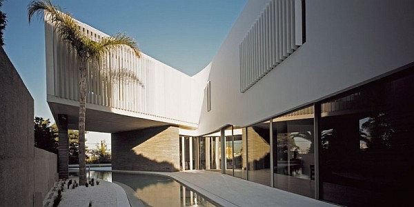 modern psychiko house in Greece 3