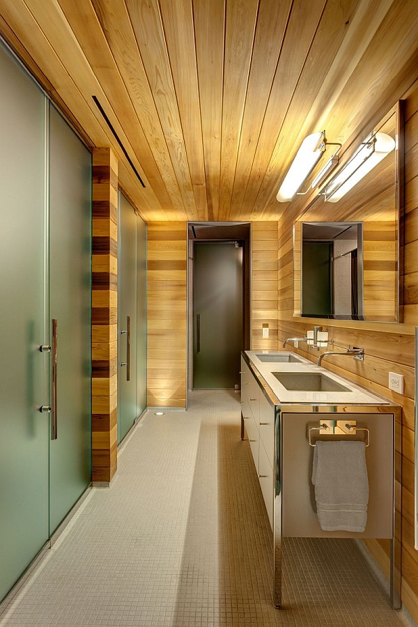 wood furnished bathroom - montreal