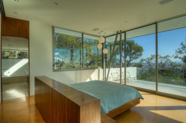 A floating bed in the center of the room gives the best possible views