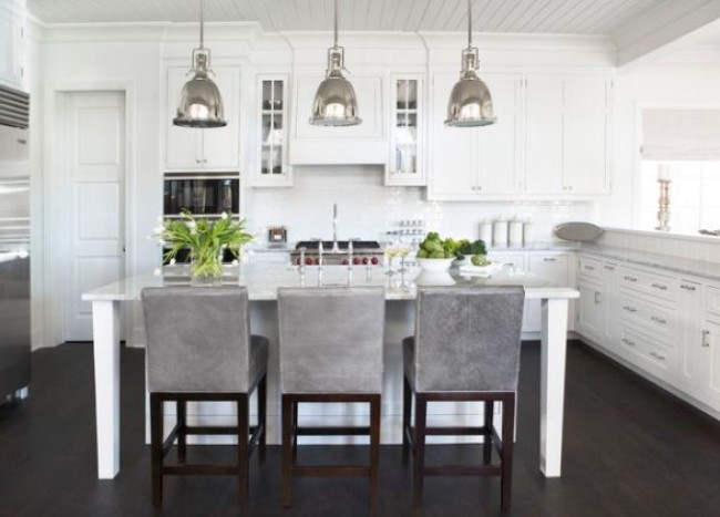 Benson Pendant Lights Bring An Antique Touch To This Modern White Kitchen 650x467 