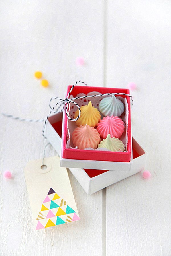 DIY box of meringues