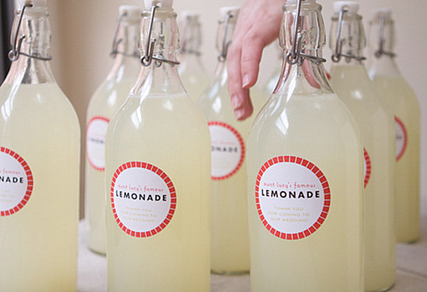 DIY lemonade bottle wedding favor