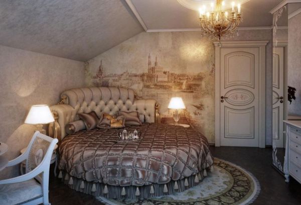 Fabulous wall mural and exqusite interiors create a ravishing traditional bedroom with a circle bed