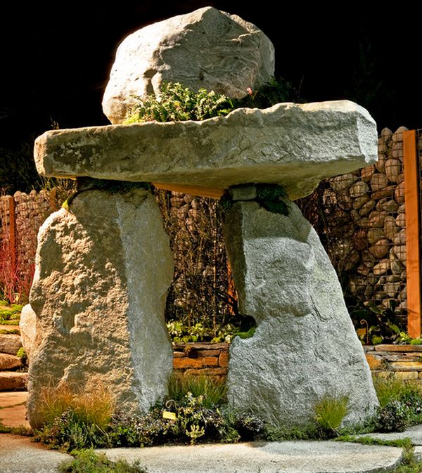 Improvised Stonehenge for your garden!