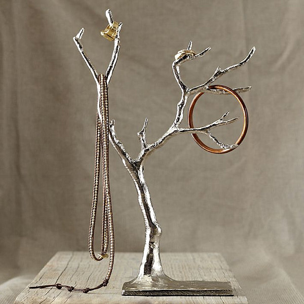 Metal jewelry tree